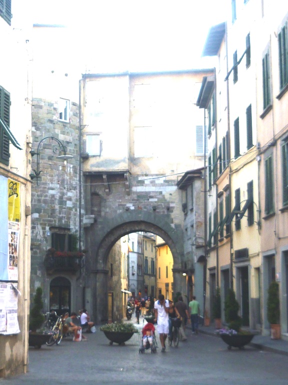 Lucca - Via della Zecca