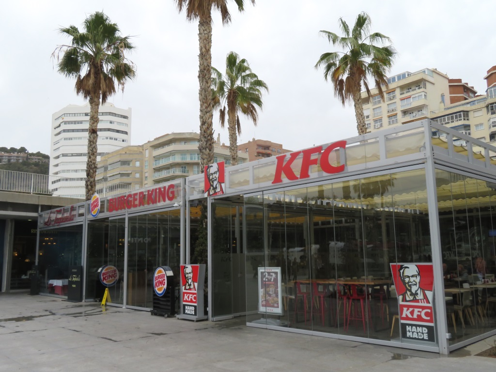 Málaga - KFC Muelle Uno